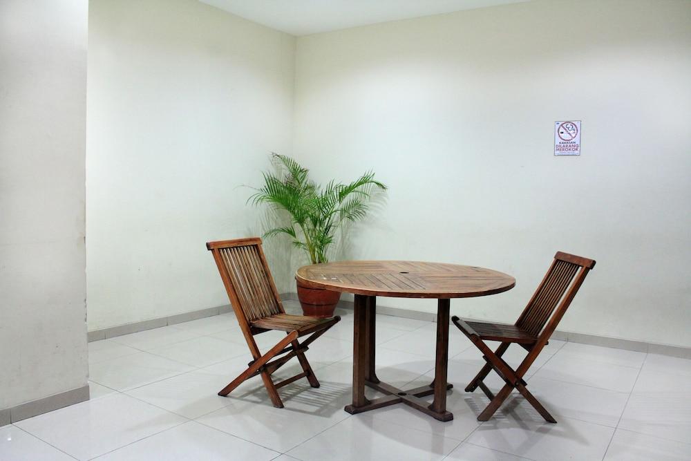 Oyo 266 Margonda Residence 5 Depok Bagian luar foto